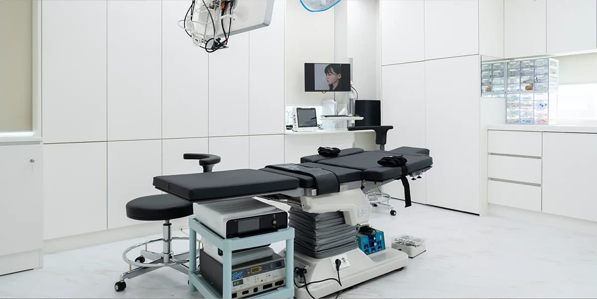 LEEPEEM clinic interior 6